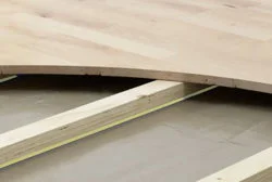 Paviemnto per la danza con ammortizzamneto del 61% in soli 53 mm di spessore. Legno Faggio Massello da mm 22